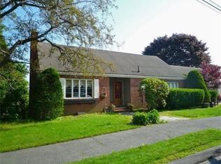 11 Cameron Rd, Lynn, MA 01904