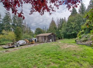 7712 Fawn Rd, Sunshine Coast, BC V7Z1C4