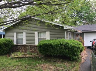 2733 N Barcelona Ave, Fayetteville, AR 72703