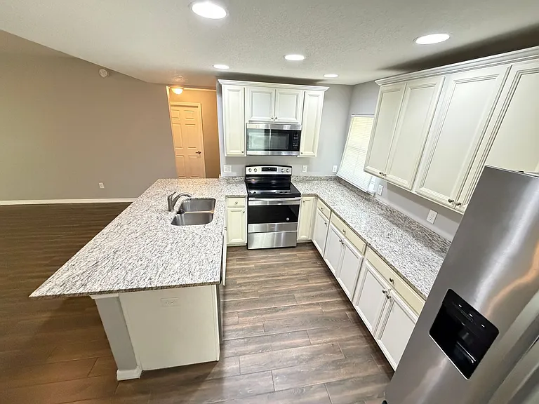 2615 Fair Oaks Dr — Photo 8