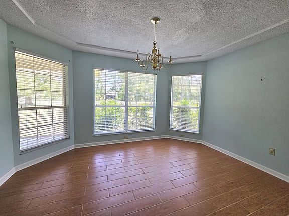 5th image of 210 Worley Way