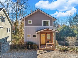 46 Sand Hill Rd, Asheville, NC 28806