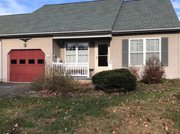 30 Oakgrove Ln, Millersville, PA 17551