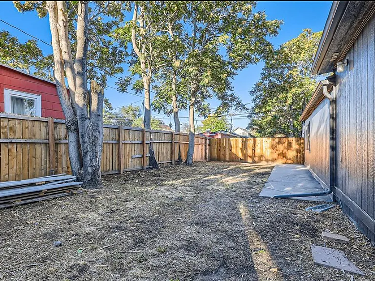 4533 Fillmore St #A — Photo 17