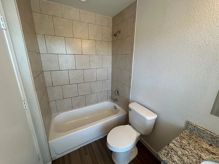 1615 N Navidad St — Photo 14