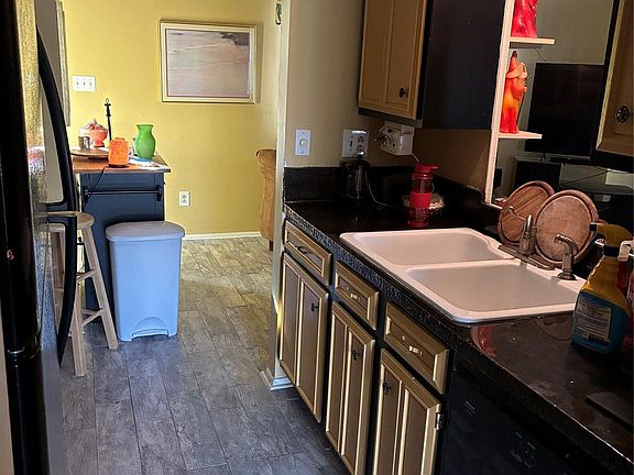 4th image of 6417 Holly Knoll Dr