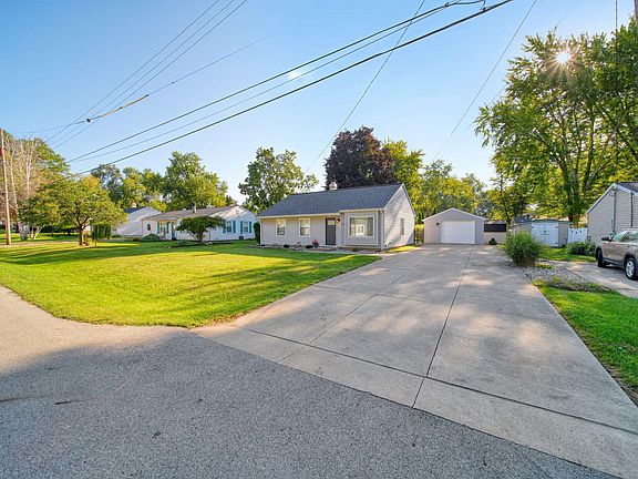 2nd image of 3451 Cambridge Ave