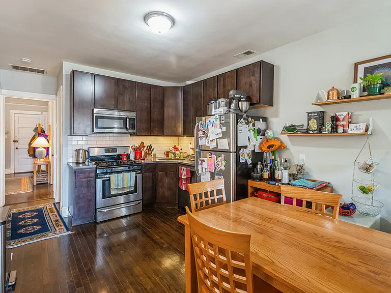 845 N Leavitt St #1R — Photo 2