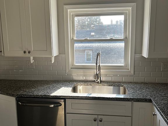 2nd image of 3221 Cuyler Ave #2