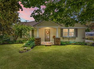 760 Lounsbury Ave, Rochester, MI 48307