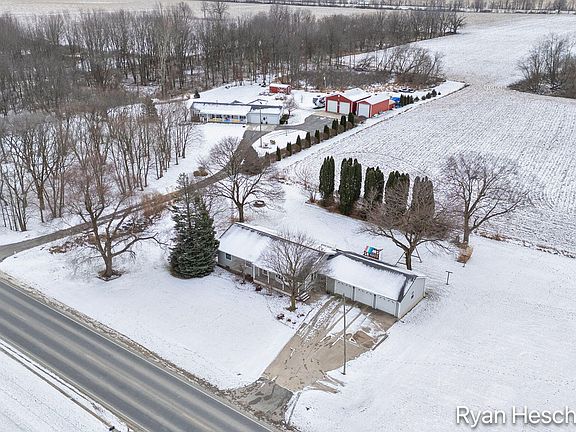 4th image of 8275 Grand River Ave