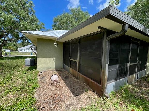 2nd image of 570 LONDONDERRY Circle SE