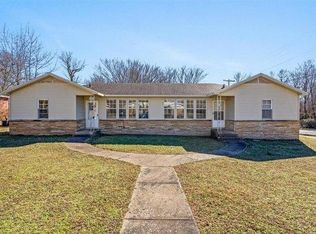 2371 W Holly St, Fayetteville, AR 72703