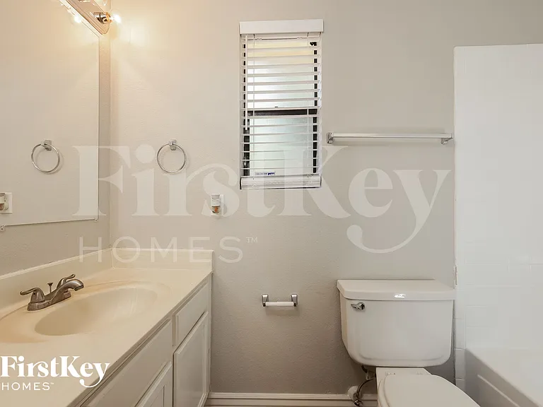 3717 W Tierra Buena Ln — Photo 10
