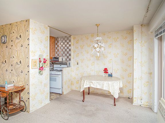 5th image of 2925 W 5th St APT 22H