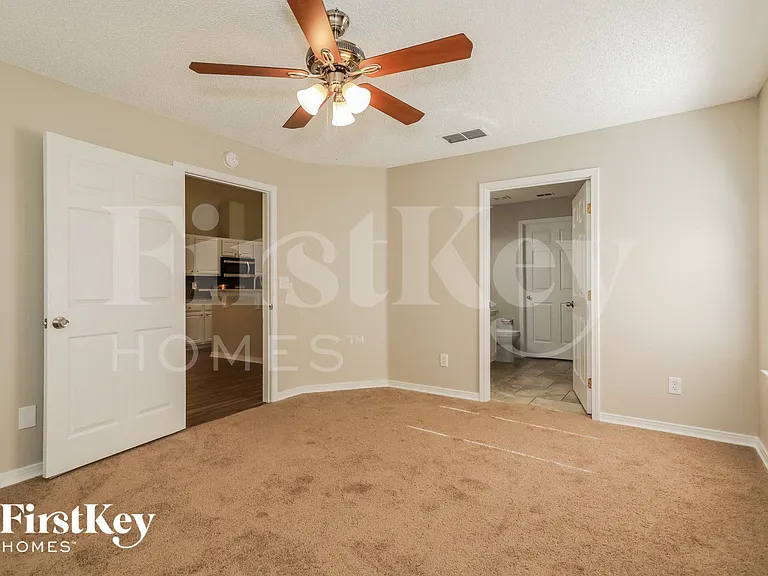 2047 Eclipse Dr — Photo 9