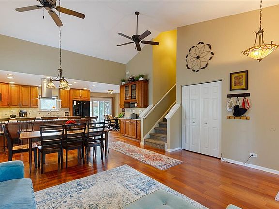 3rd image of 3103 Twin Falls Dr