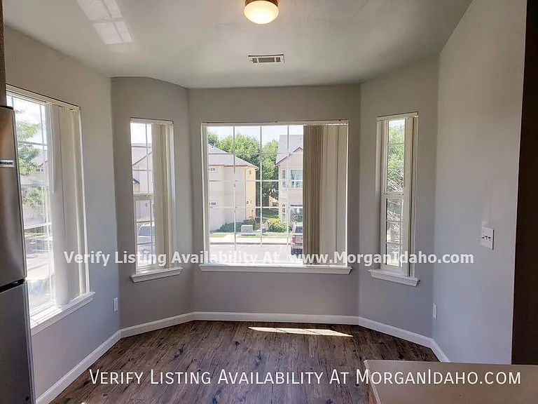 10096 W Garverdale Ln #202 — Photo 3