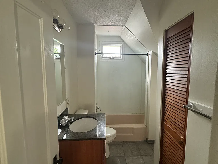 238 Conant St #3 — Photo 15