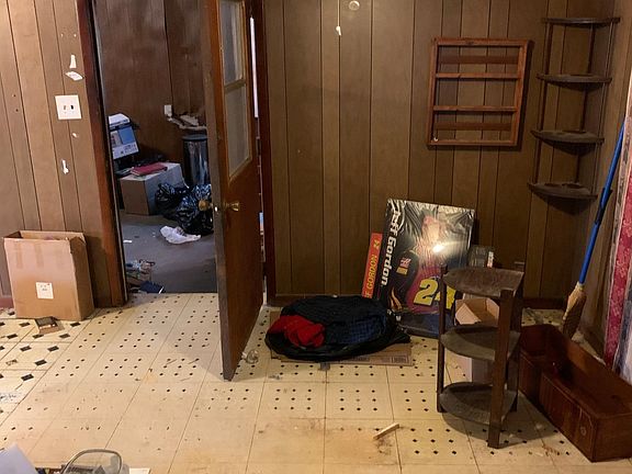 5th image of 2116 E 6th St