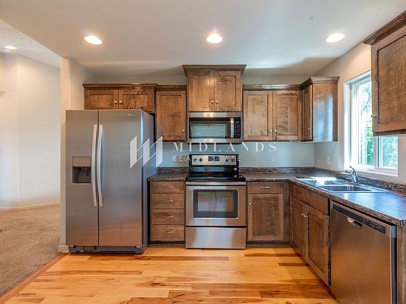 5th image of 12226 Patrick Ave