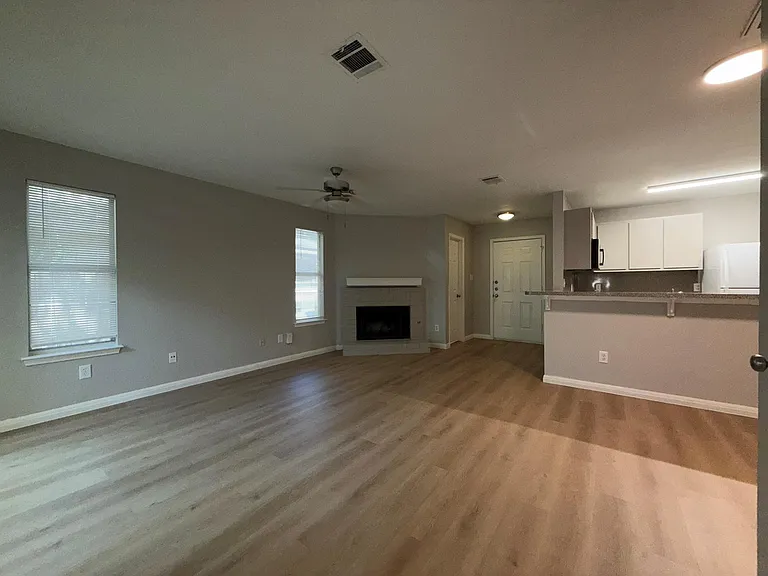 2906 Kestrel Dr #B — Photo 7