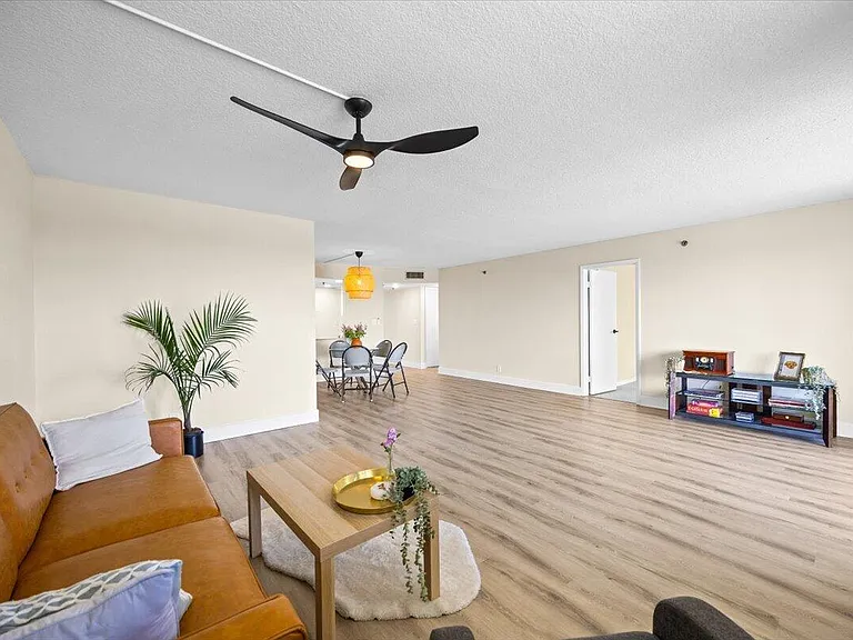 3100 W Rolling Hills Cir #707 — Photo 7