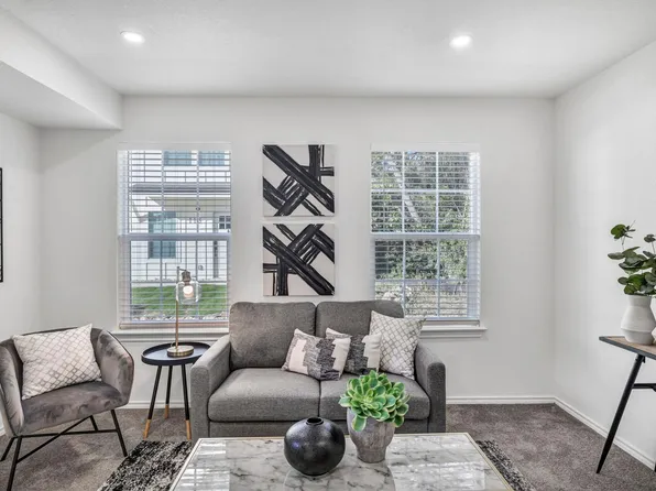 230 Debus St #100, Taylor, TX 76574