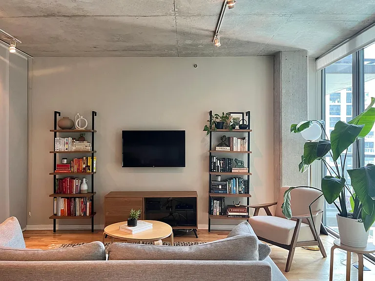 659 W Randolph St #1217 — Photo 1