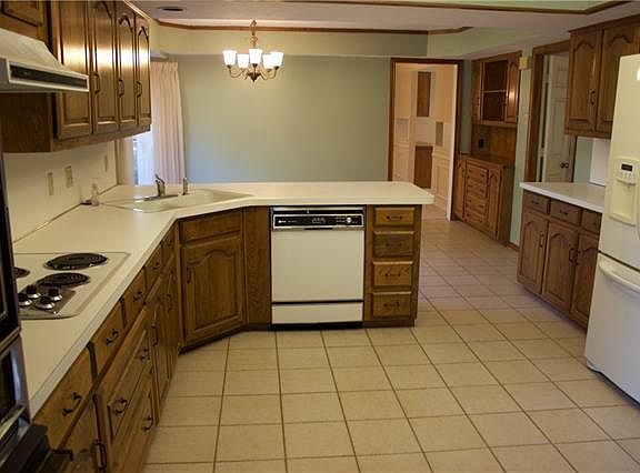 5th image of 927 Thistle Green Ln