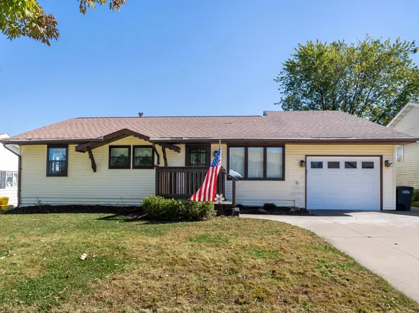 1754 Vizaleea Dr, Dubuque, IA 52002