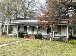 207 E Center Ave, Linden, AL 36748