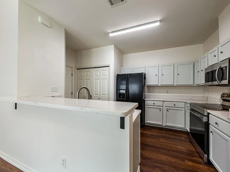 8708 Weiser Dr #B — Photo 12