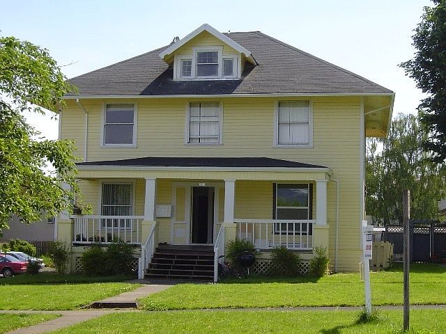 Cozy home divided into multiple separate units!