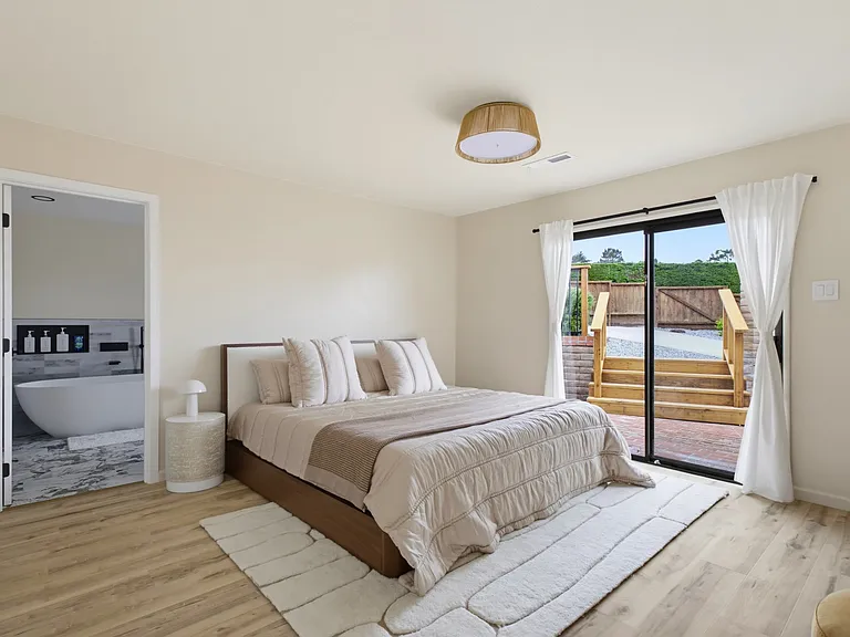 Master bedroom with brand-new bathroom (Pic 1)