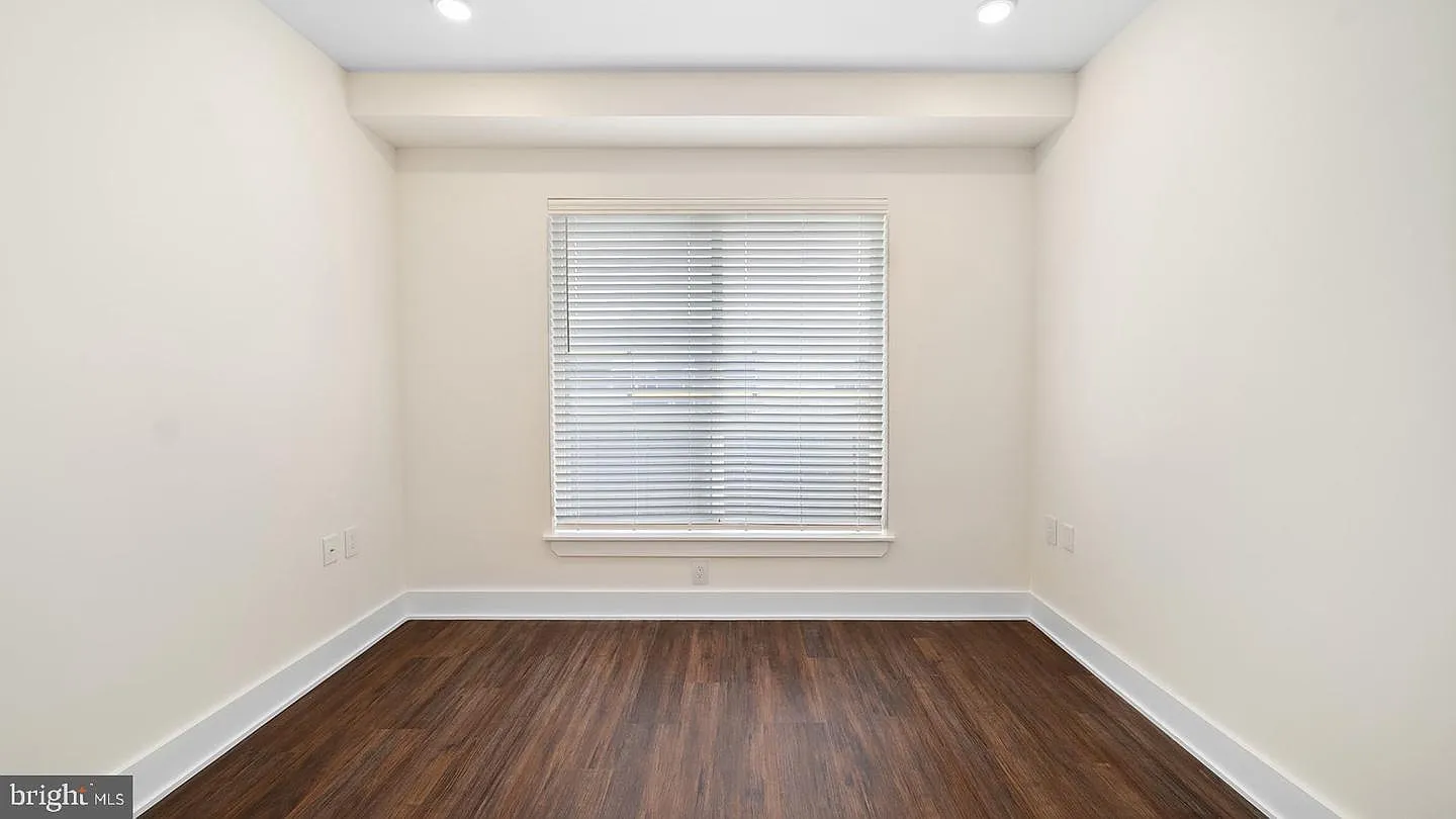 2 bed, 1024 sqft, $2,600 — Photo 2