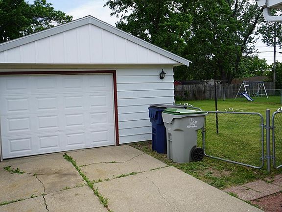5th image of 6811 W Kinnickinnic River Pkwy