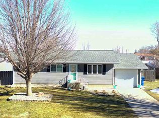 424 6th St, Columbus, NE 68601