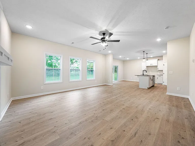 217 Wesson Dr — Photo 9