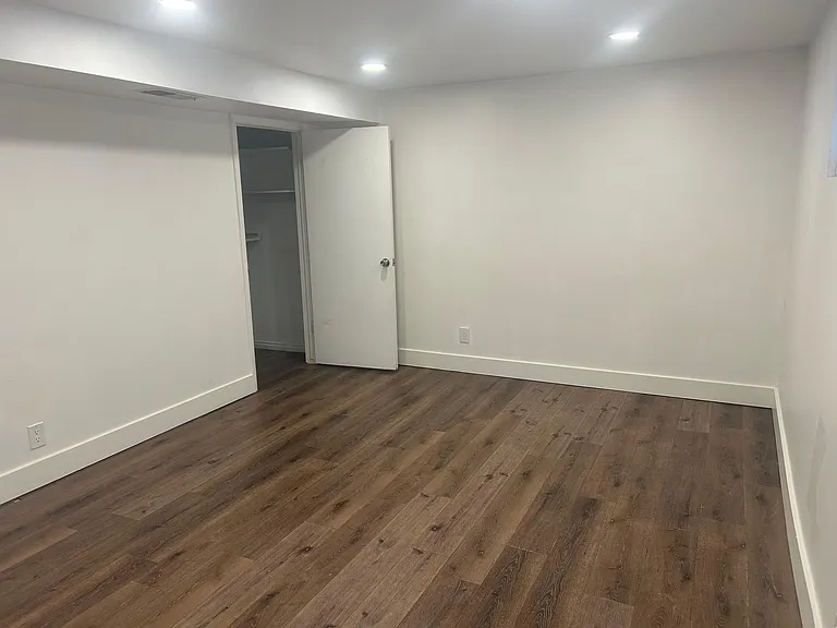 1208 E Charlton Ave — Photo 13