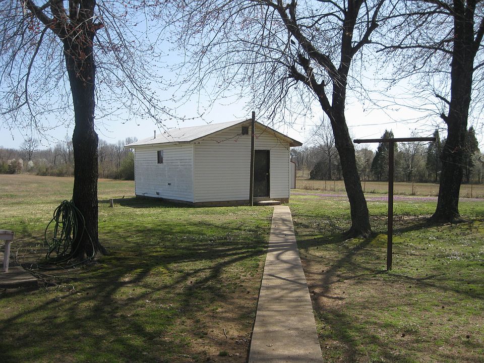 2nd image of 1516 Pleasant Valley Rd