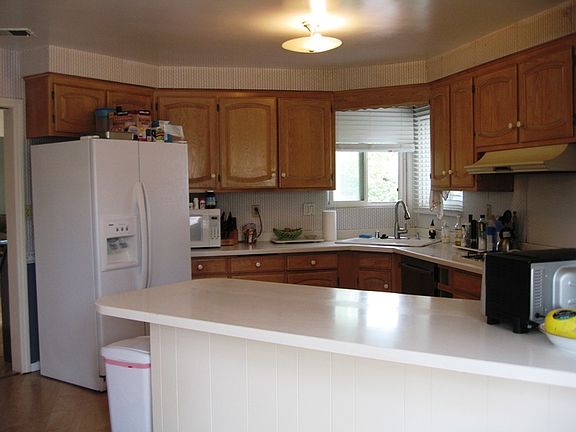2nd image of 452 Marview Dr