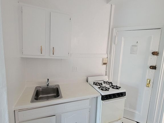 3rd image of 512 E 12th St APT 20