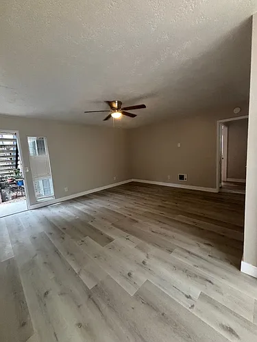 Two Bedroom Apartment Normal Heights with on-site Laundry and small dog friendly! Photo 1