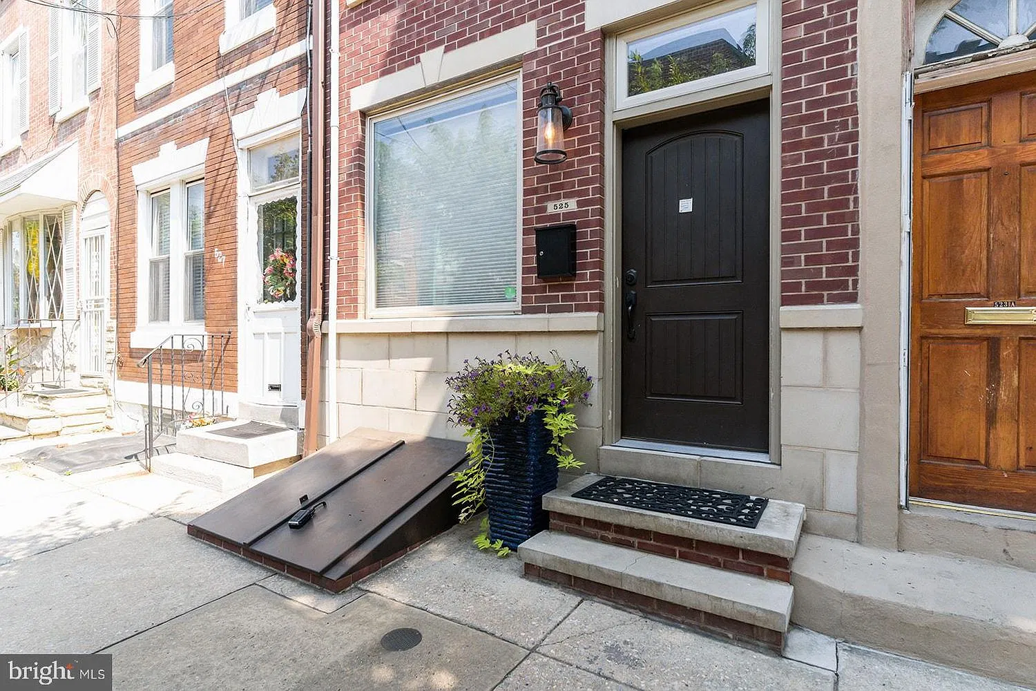 3 bed, 1698 sqft, $3,500 — Photo 2