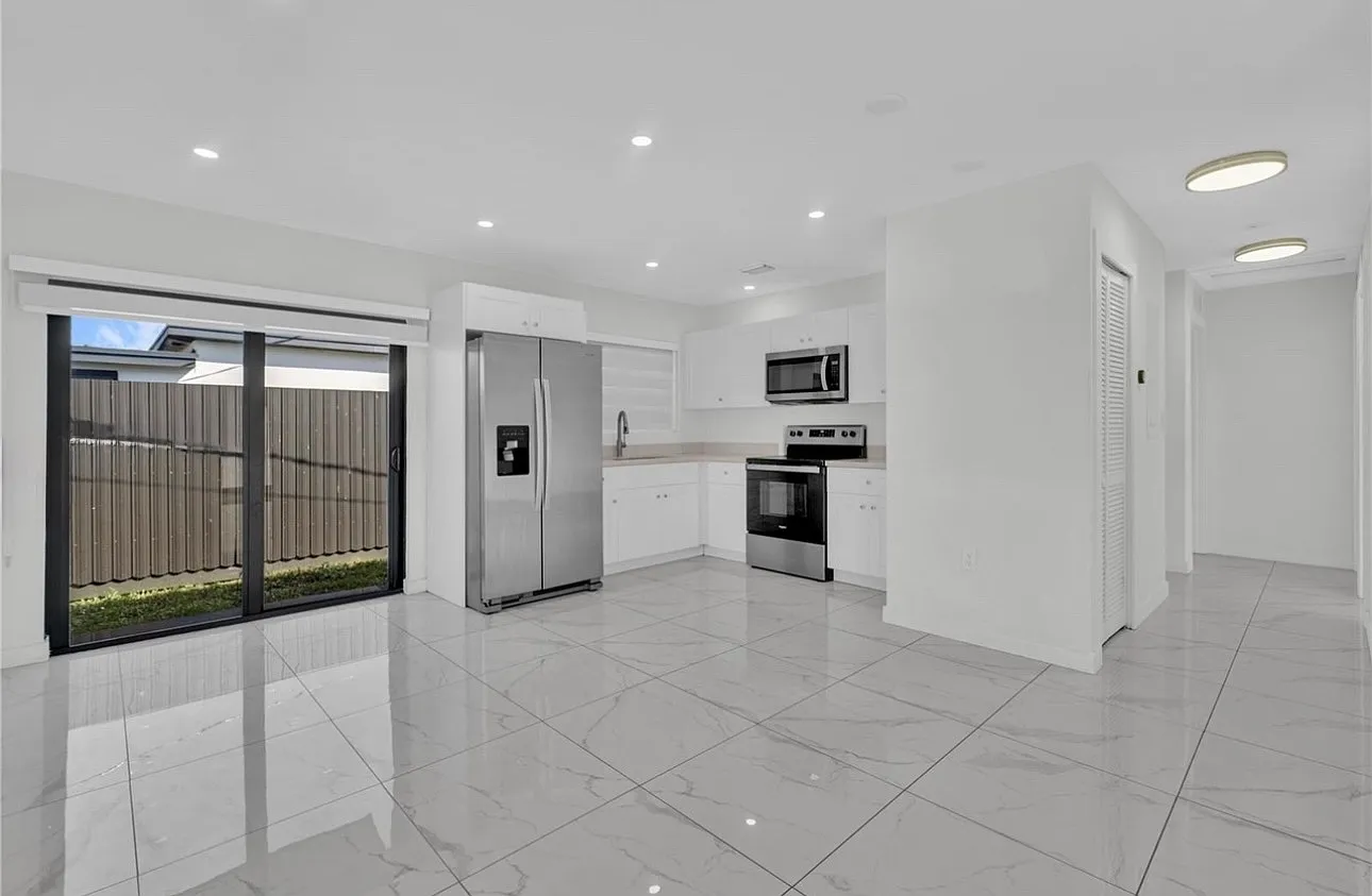 3 bed, 2000 sqft, $3,500 — Photo 3