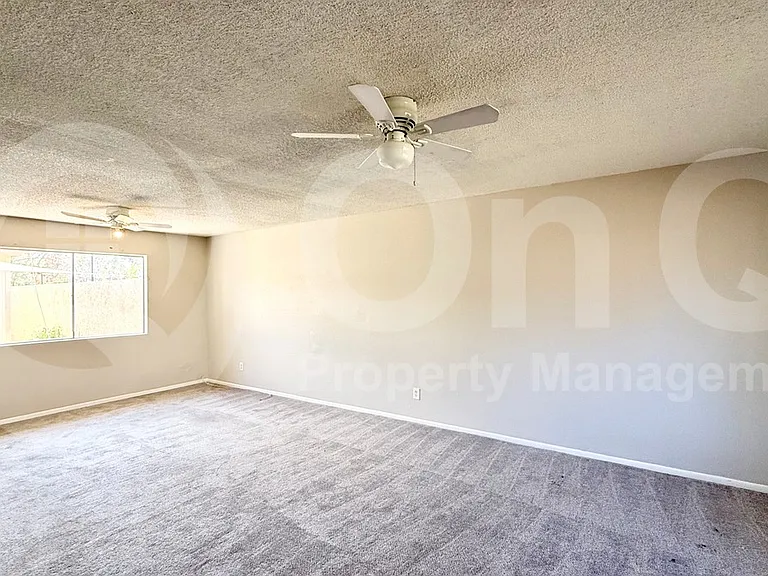 3132 W Harmont Dr — Photo 13