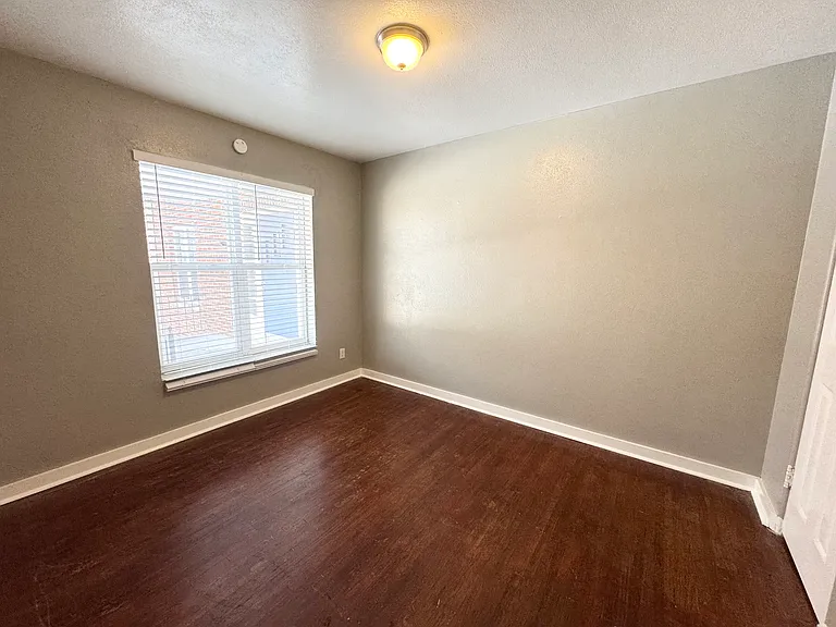 2042 NW 25th St #15 — Photo 20