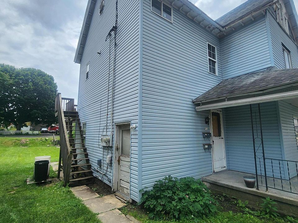 2nd image of 714 E Main St
