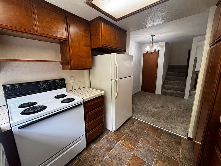 1460 Hornblend — Photo 10